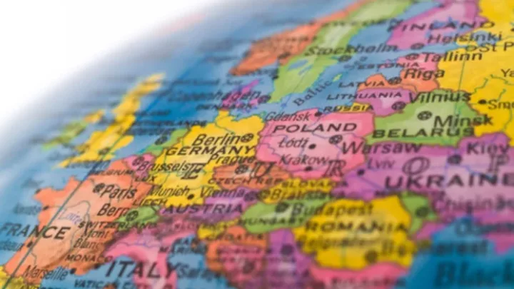 Hartă a Europei centrale, evidențiind Ungaria și Austria.