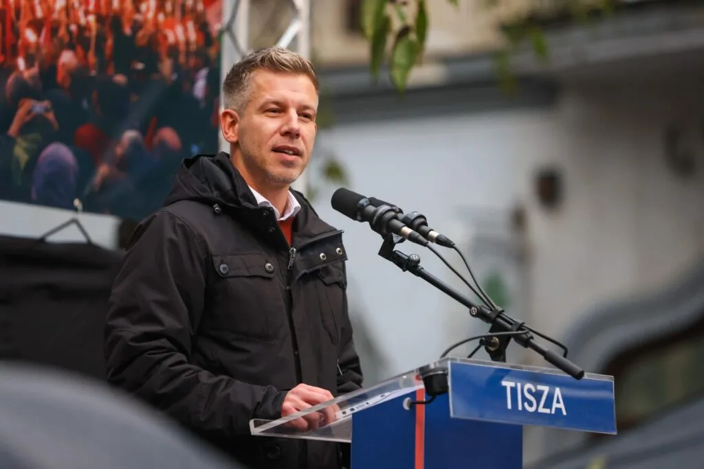 Péter Magyar discutând despre condițiile pentru aderarea Ucrainei la UE.