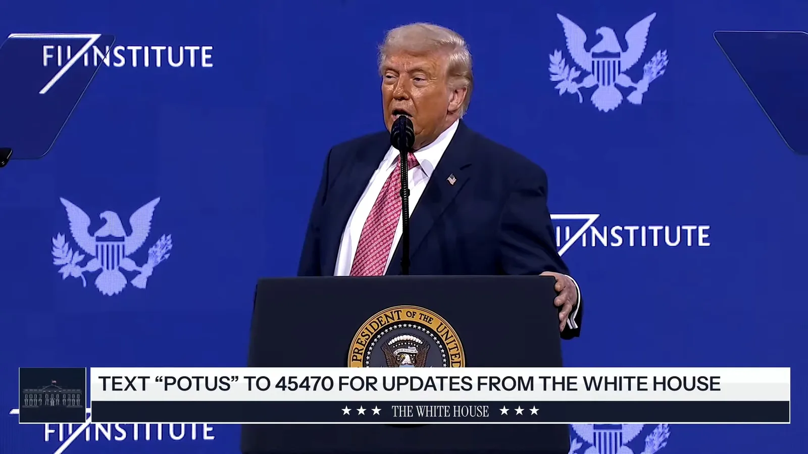 Donald Trump discută despre relațiile cu liderii saudiți la o conferință din Miami.