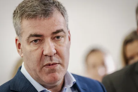 Ministrul danez îndeamnă la reducerea consumului de energie și la limitarea deplasărilor.