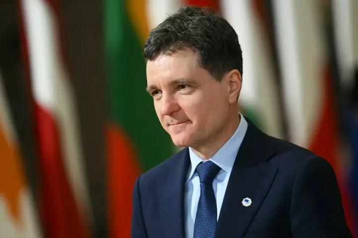 Nicușor Dan la summitul CPE, discutând despre securitate și energie.