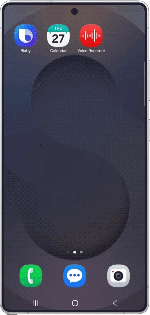 Asistentul vocal Bixby activat pe un telefon Samsung.