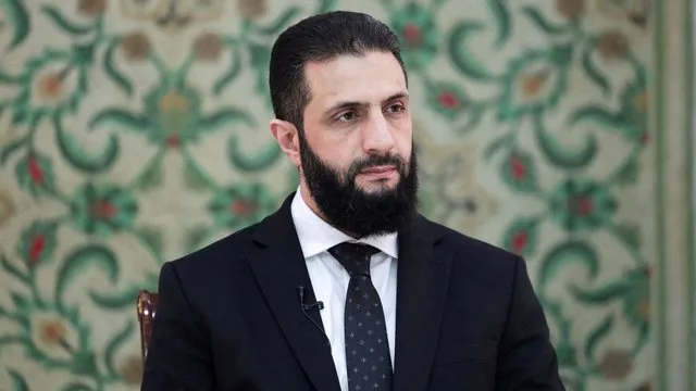 Ahmed al-Sharaa discutând despre schimbările guvernamentale recente din Siria.