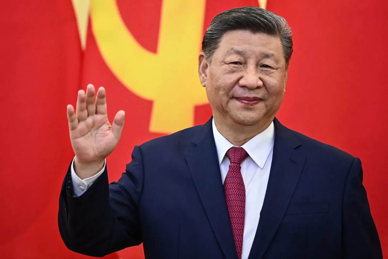 Xi Jinping salută oaspeții la un banchet diplomatic în Beijing.