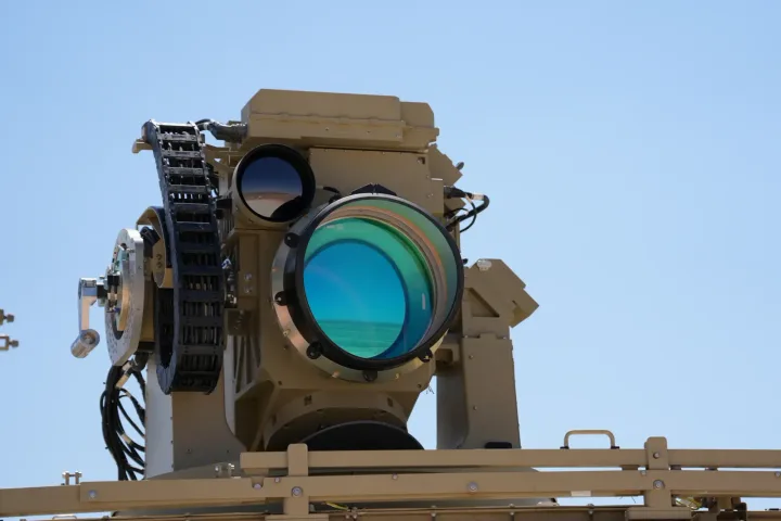 Sistem laser Iron Beam, utilizat în apărarea aeriană.