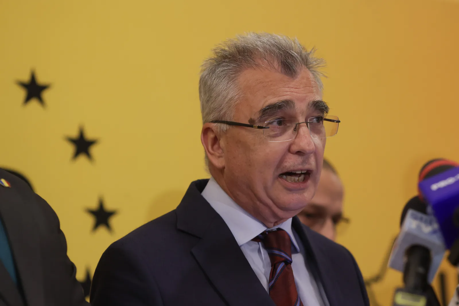 Petrișor Peiu discută despre alegeri anticipate și criza economică din România.