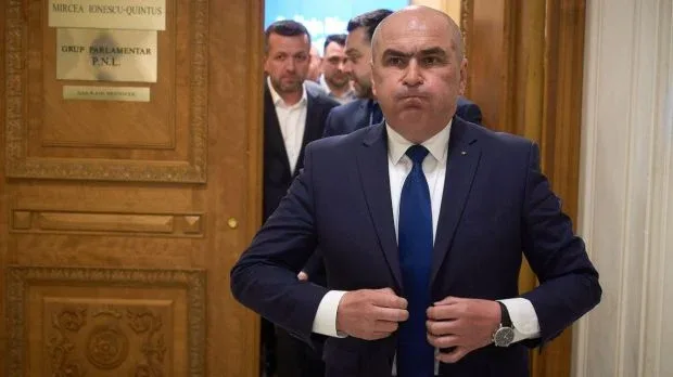 Ilie Bolojan discută despre viitorul politic al PNL și PSD.