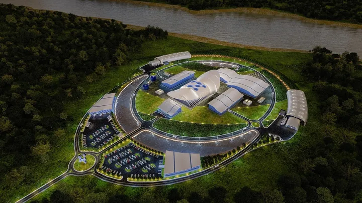 Viziune artistică a centralei nucleare SMR de la Doicești, înconjurată de natură.