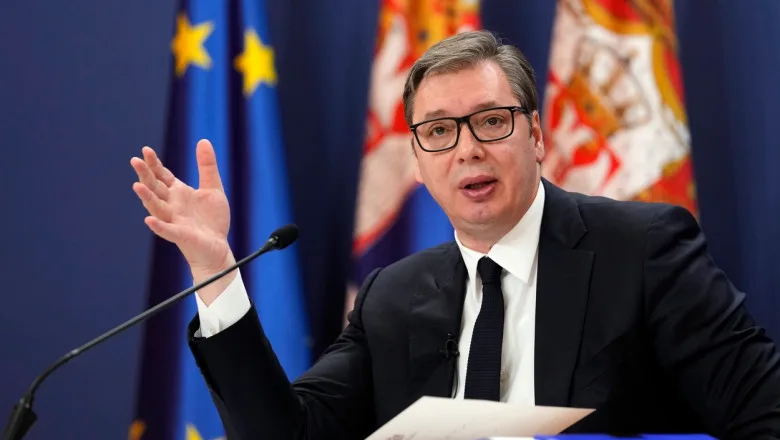 Aleksandar Vucic anunță alegeri anticipate în contextul protestelor din Serbia.