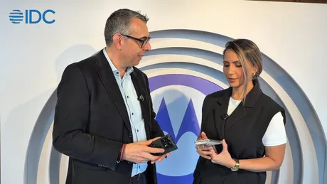 Discuție despre telefoanele pliabile Motorola la MWC 2026.