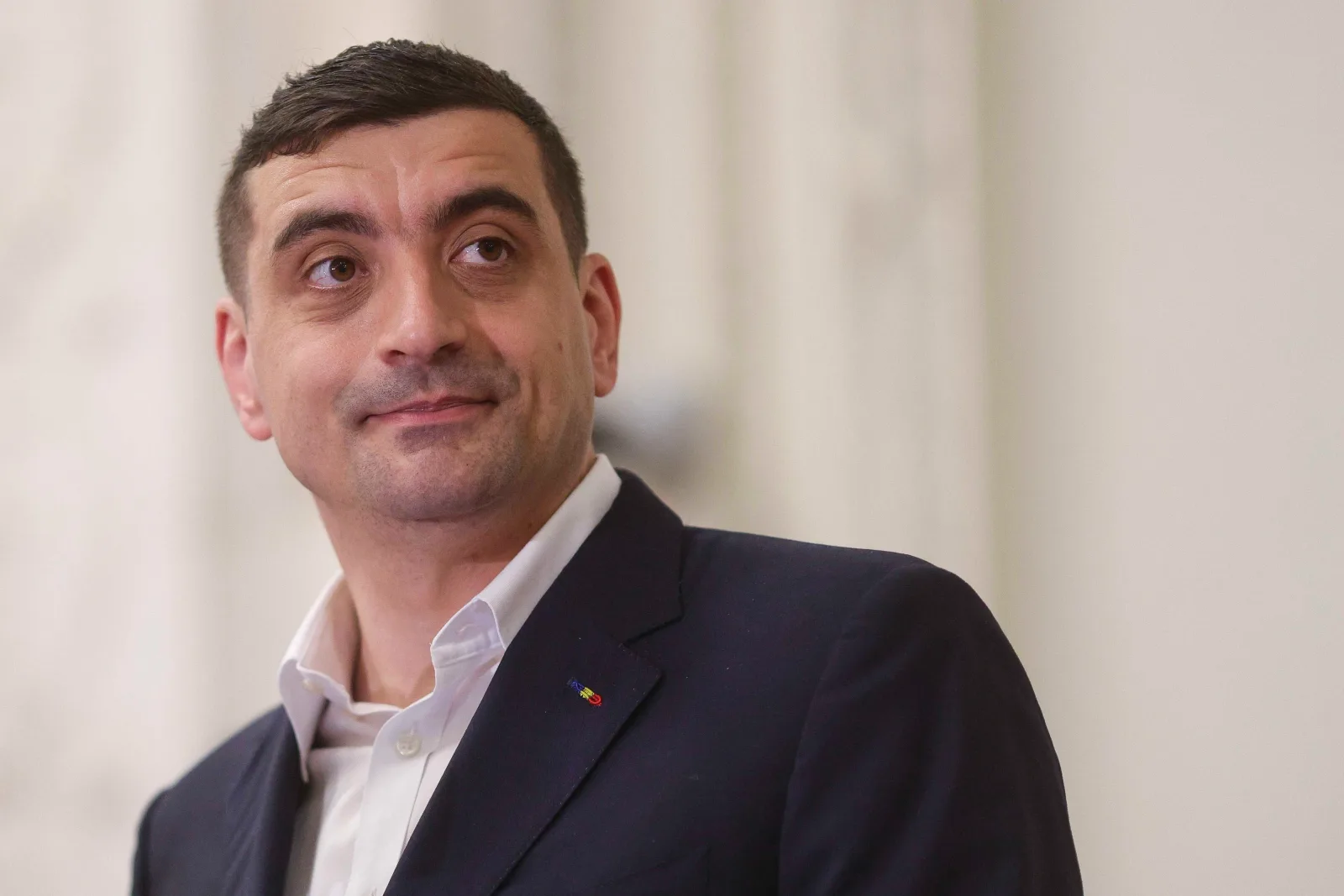 George Simion discută despre moțiunea de cenzură și criticile aduse Guvernului Bolojan.