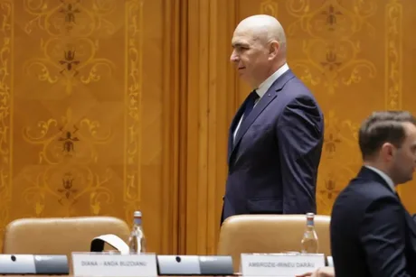 Parlamentul a demis Guvernul Bolojan, deschizând o perioadă de interimat.