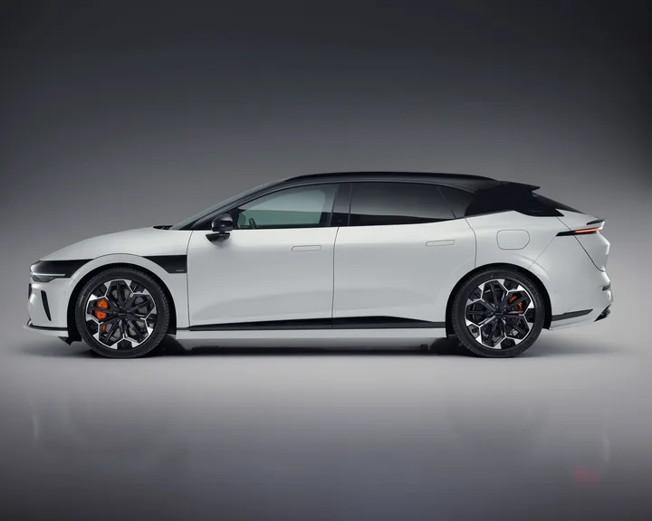 SUV-ul electric Zeekr 7GT, design modern și performanțe impresionante.