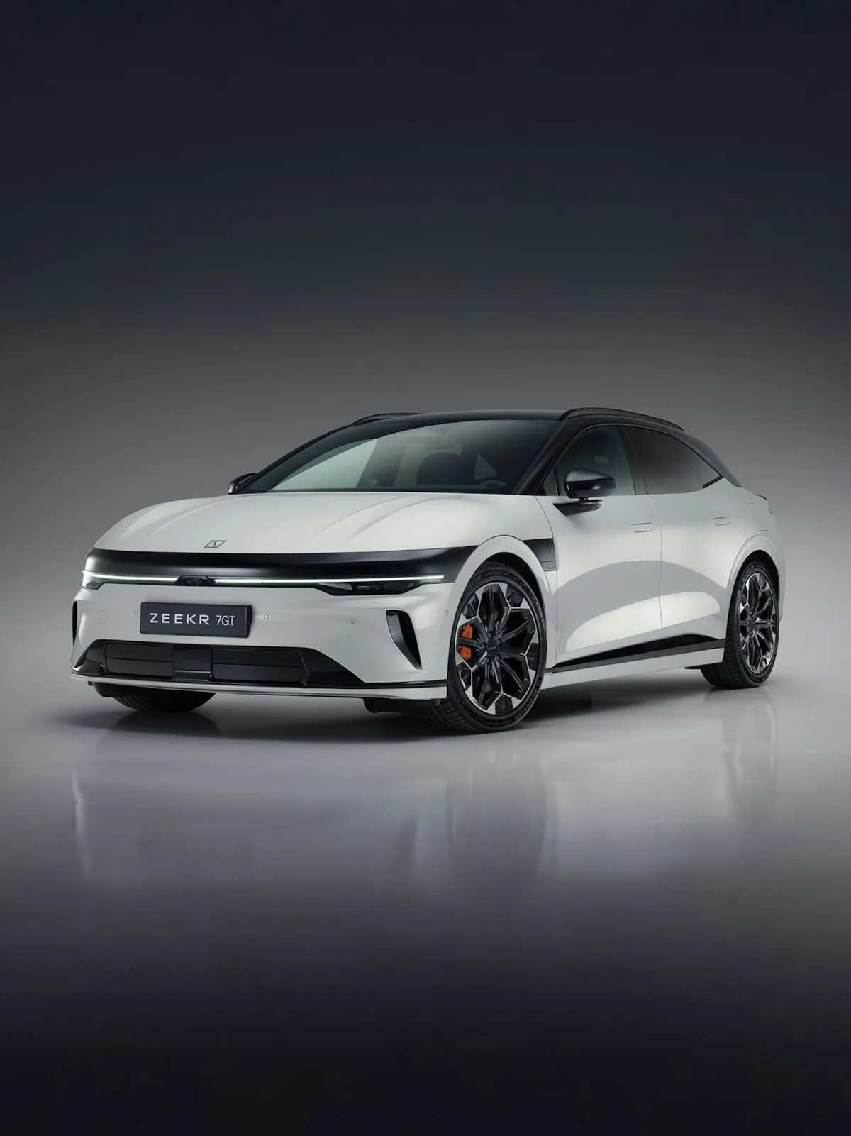 Zeekr 7GT, un SUV electric premium, prezentat în România.