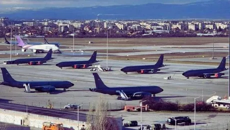 Șapte avioane-cisternă americane staționate pe aeroportul din Sofia.