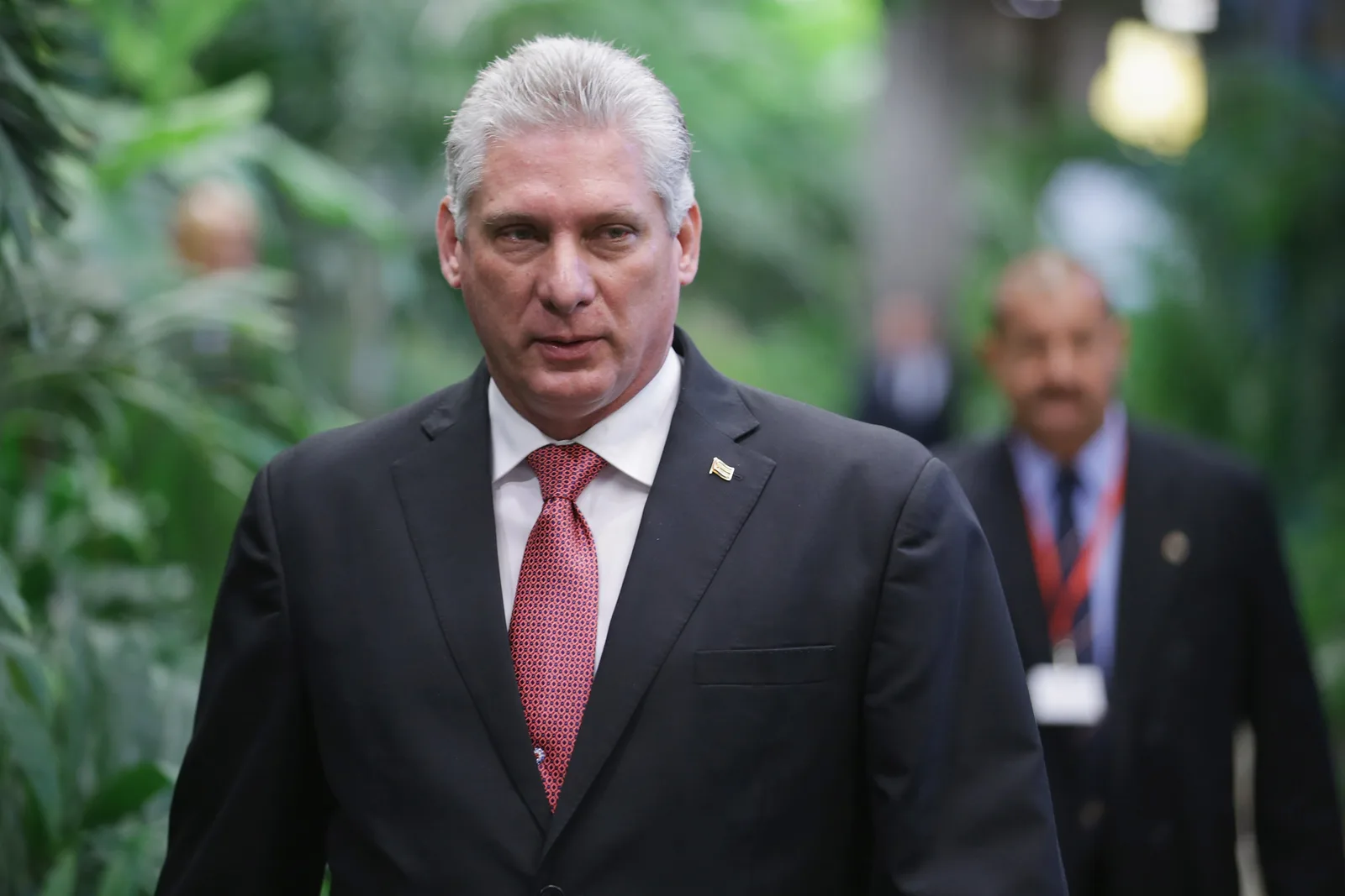Președintele cubanez Miguel Díaz-Canel în timpul unei întâlniri oficiale.