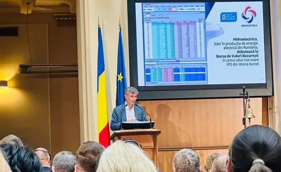 Bogdan Rodeanu discutând despre reforma companiilor de stat la un eveniment public.