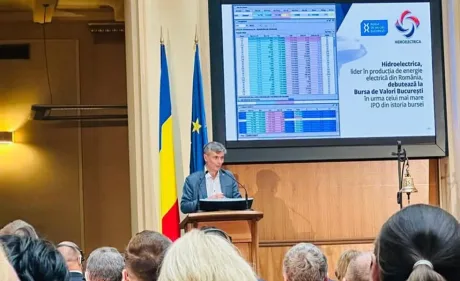 Bogdan Rodeanu discutând despre reforma companiilor de stat la un eveniment public.