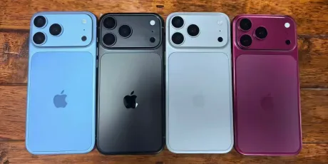 Modelele dummy pentru iPhone 18 Pro în patru culori diferite.