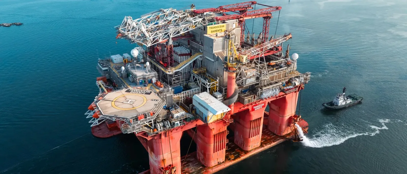 Platformă de foraj offshore în Marea Neagră, utilizată pentru explorarea gazelor.