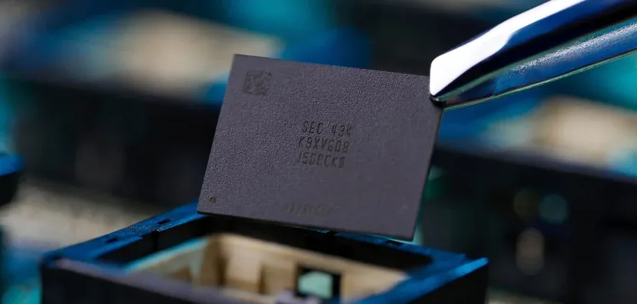 Prototip de memorie 3D NAND cu 900 de straturi, inovatie tehnologica Samsung.