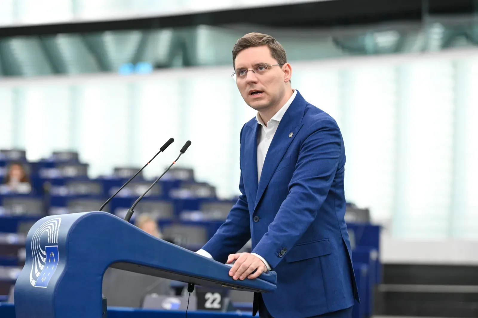 Victor Negrescu vorbește la Parlamentul European despre AI.