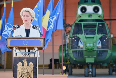 Ursula von der Leyen vorbește despre cooperarea militară în România.