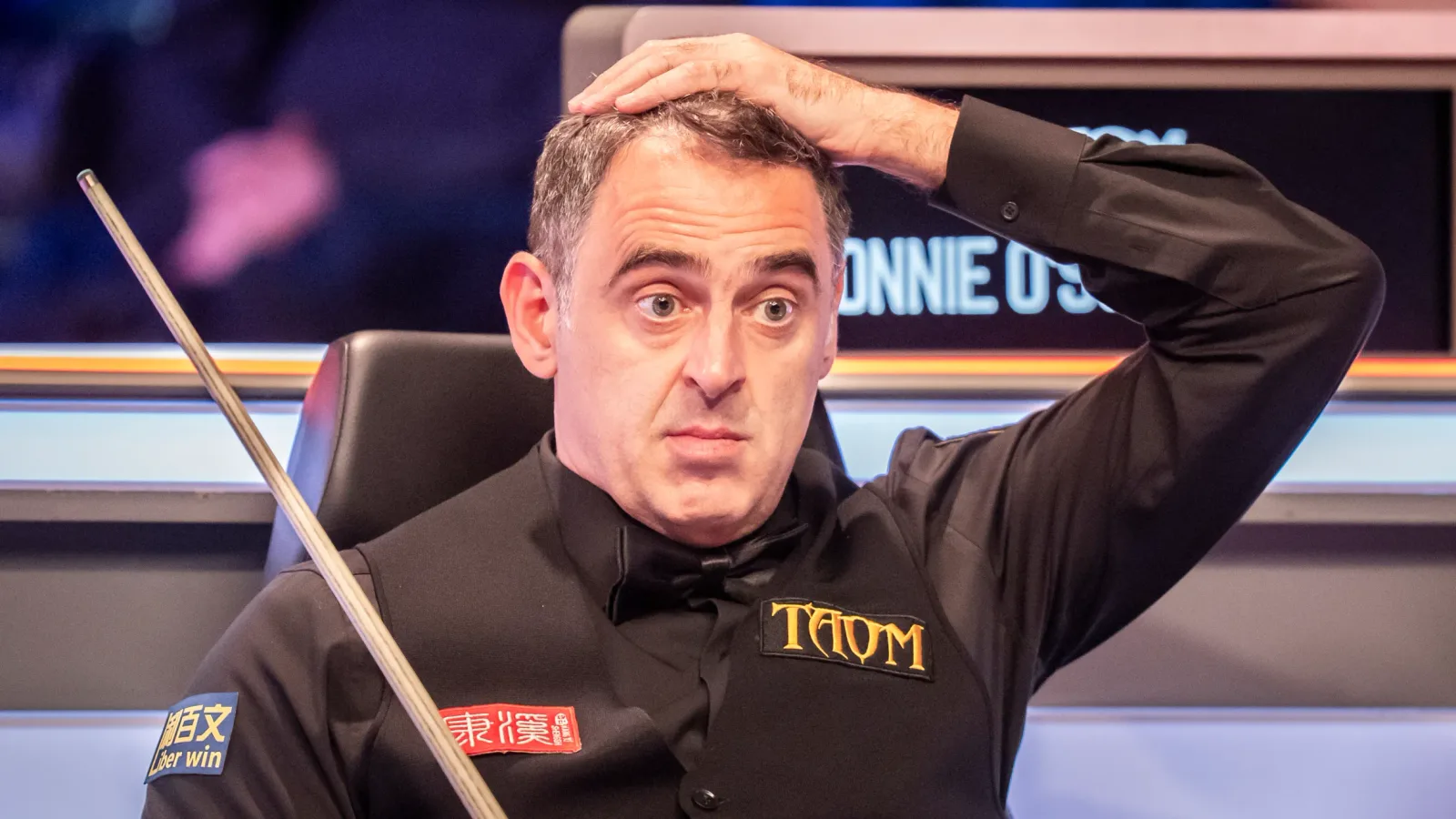 Ronnie O'Sullivan se pregătește pentru meciul său de debut la CM de snooker.