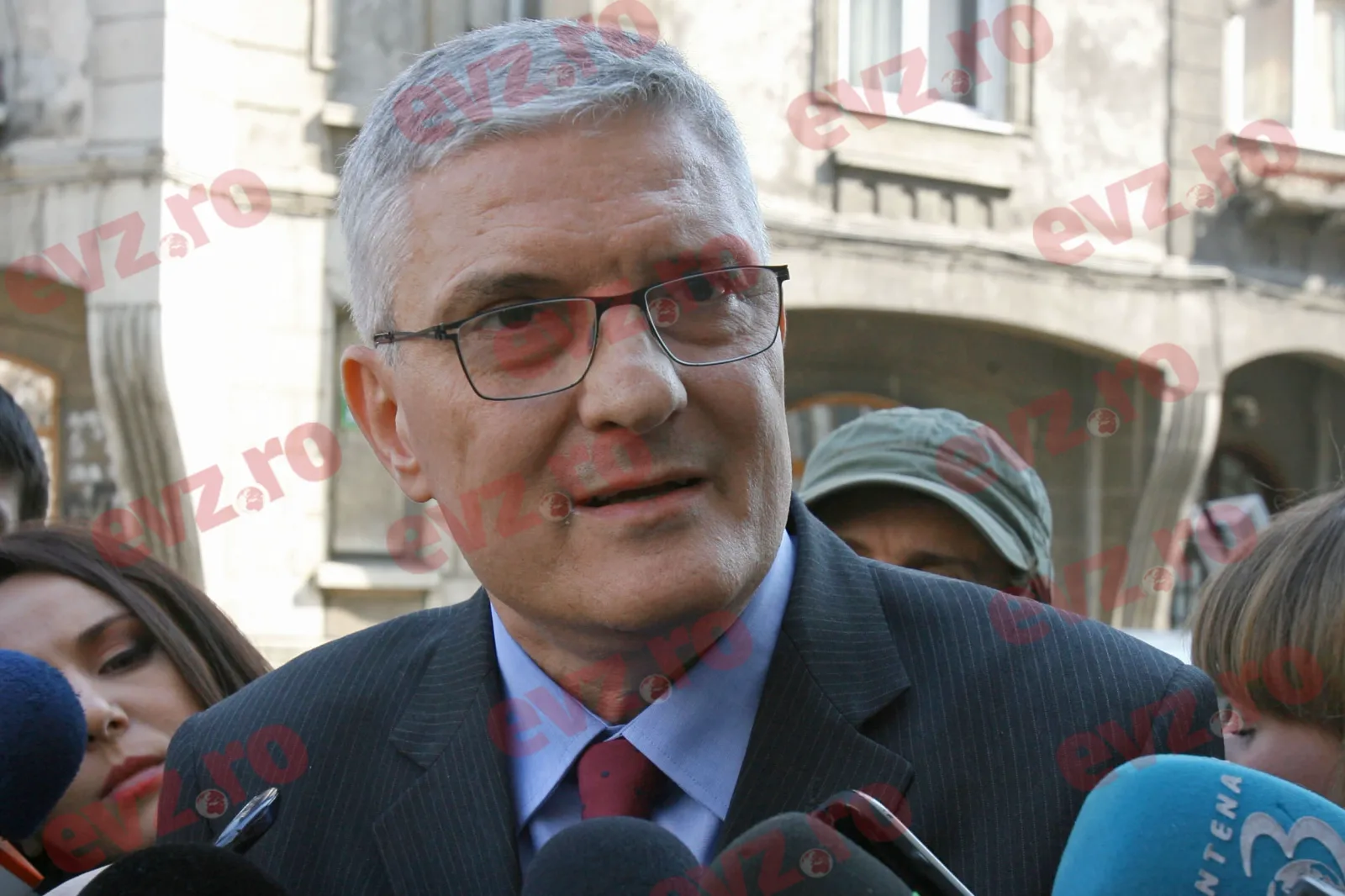 Daniel Dăianu discută despre prudența financiară în fața crizei globale.