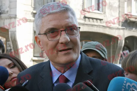 Daniel Dăianu discută despre prudența financiară în fața crizei globale.