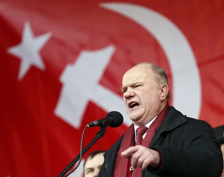 Gennadi Ziuganov discutând despre geopolitica actuală și amenințările pentru Rusia.