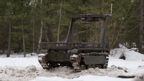 Roboți de război pentru logistică pe linia frontului în Ucraina.