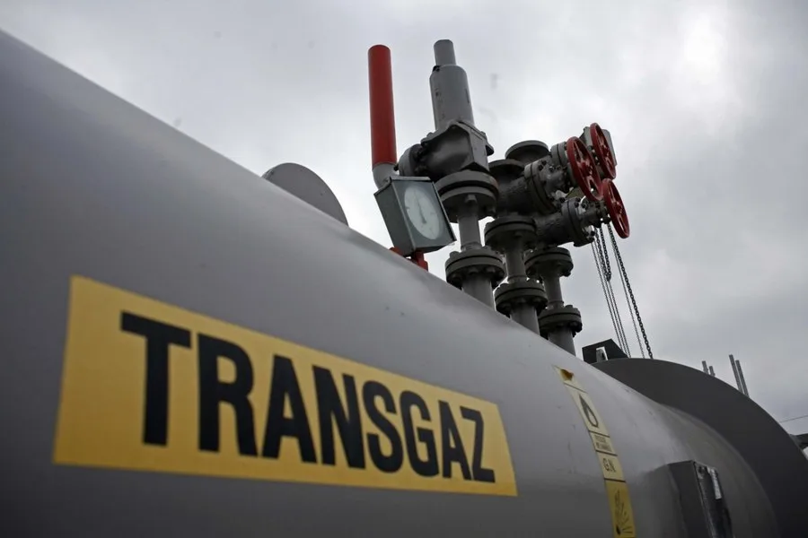 Conductă de gaz Transgaz, simbol al investițiilor în infrastructură energetică.