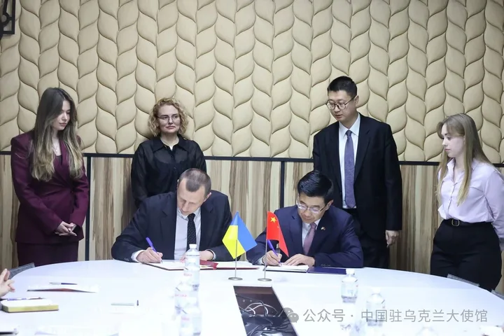 Semnarea protocolului pentru exportul făinii de grâu între China și Ucraina.