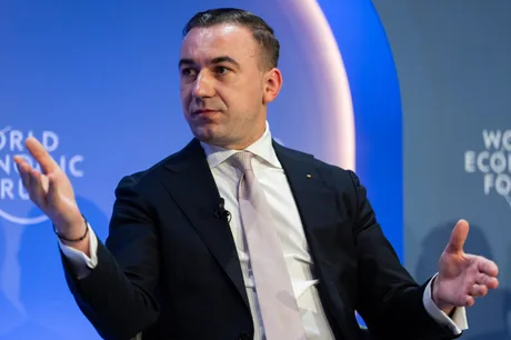 Ministrul Energiei discutând despre producția de motorină în România.