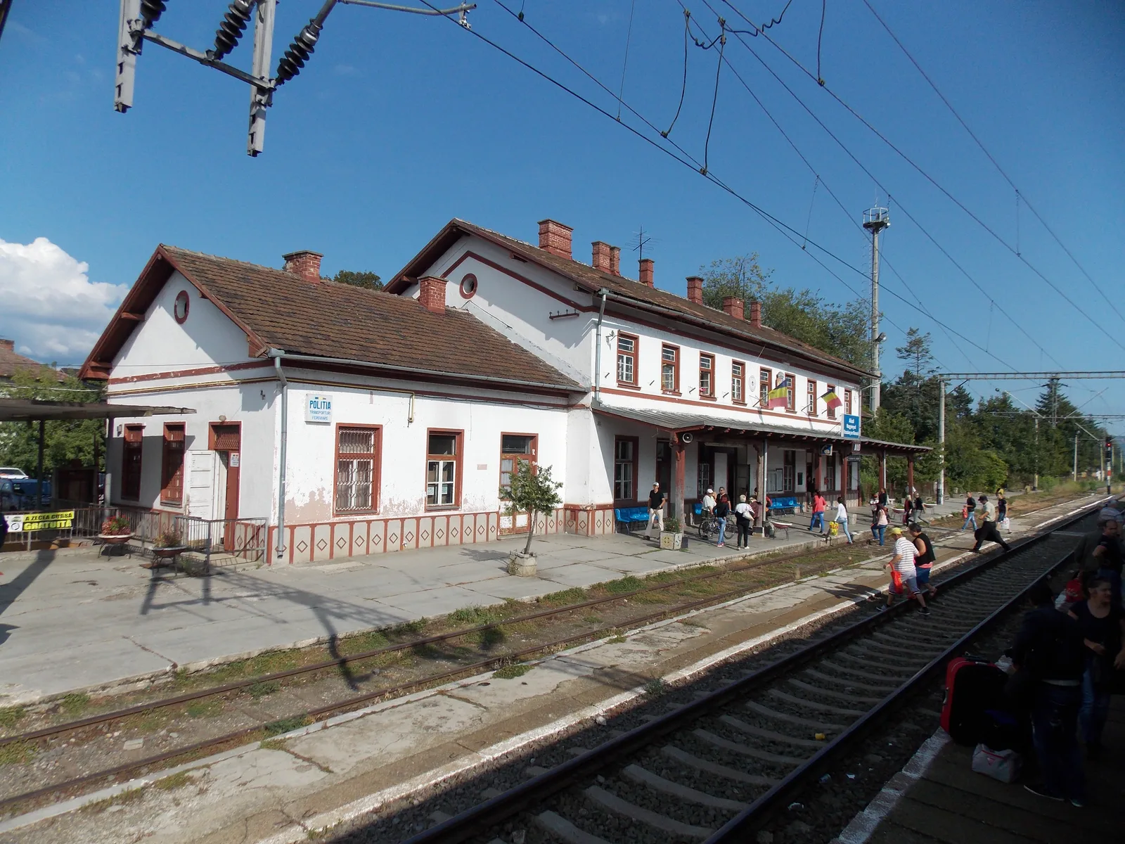 Gara din Sinaia, un exemplu de reabilitare întârziată din lipsă de fonduri.