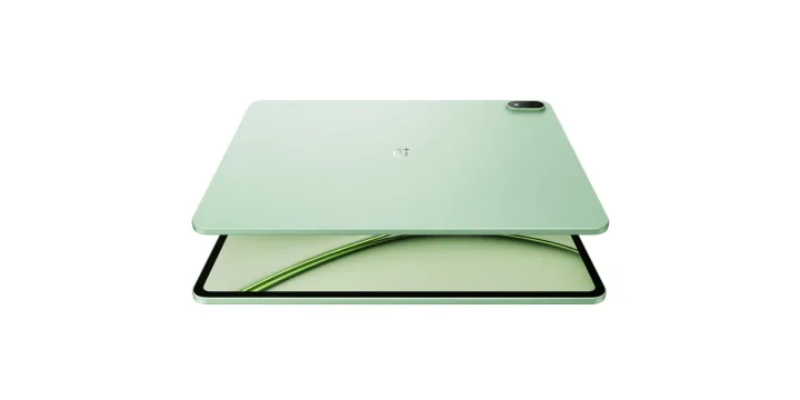 Tableta OnePlus Pad 4 în culoarea Sage Mist, cu un design elegant și modern.