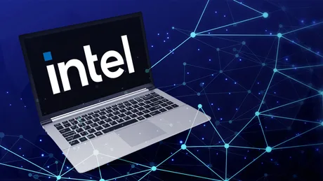 Laptop cu logo Intel pe fundal tehnologic, simbolizând inovația în procesoare.