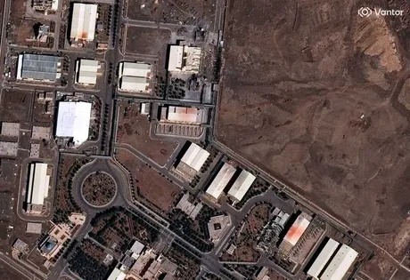 Centrala nucleară de la Bushehr văzută din satelit, fără pagube raportate.