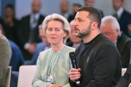 Zelenski discută despre aderarea Ucrainei la Uniunea Europeană, alături de lideri europeni.