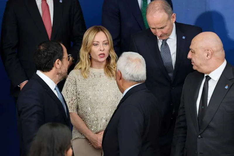 Giorgia Meloni discută despre unitatea NATO în contextul tensiunilor internaționale.