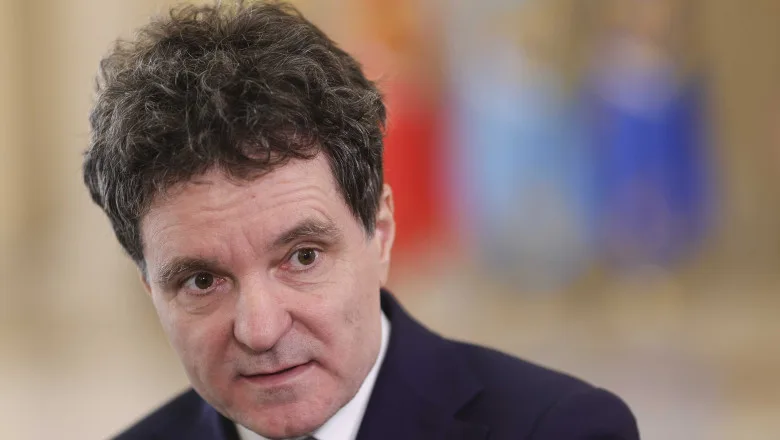 Nicușor Dan discută despre stabilitatea politică din România.