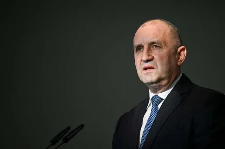 Premierul Rumen Radev discută despre limitarea staționării avioanelor americane.