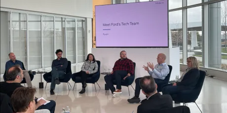 Ford desființează divizia de vehicule electrice și îl înlocuiește pe Doug Field cu un nou model de organizare - Compania vizează un profit de 8% până în 2029, în contextul unei restructurări strategice