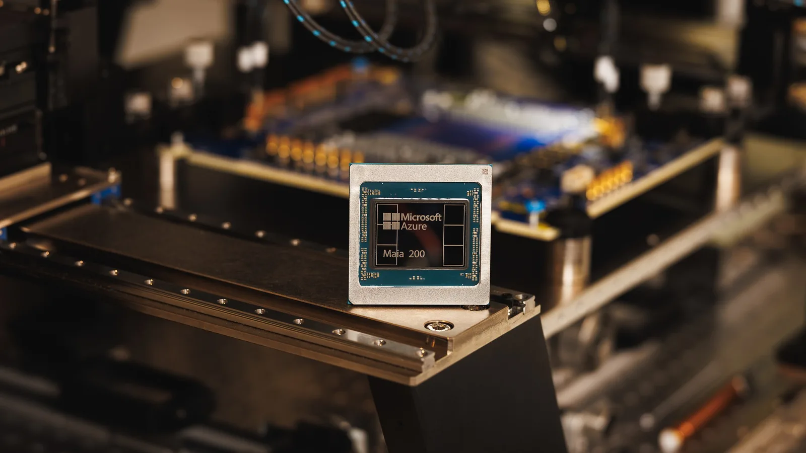 Cipul Maia 200 de la Microsoft, destinat eficienței în AI.