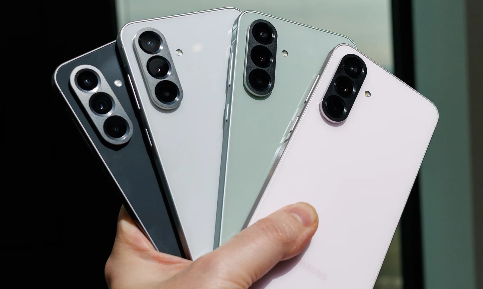 Samsung Galaxy A57 și A37, telefoane mid-range cu specificații avansate.