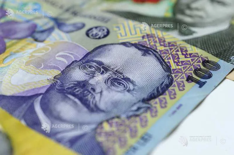 Bancnote românești cu detalii despre compensațiile salariale pentru bugetari.