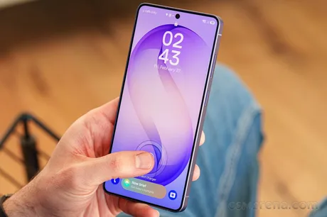 Samsung va crește prețurile telefoanelor din cauza costurilor mai mari la RAM.