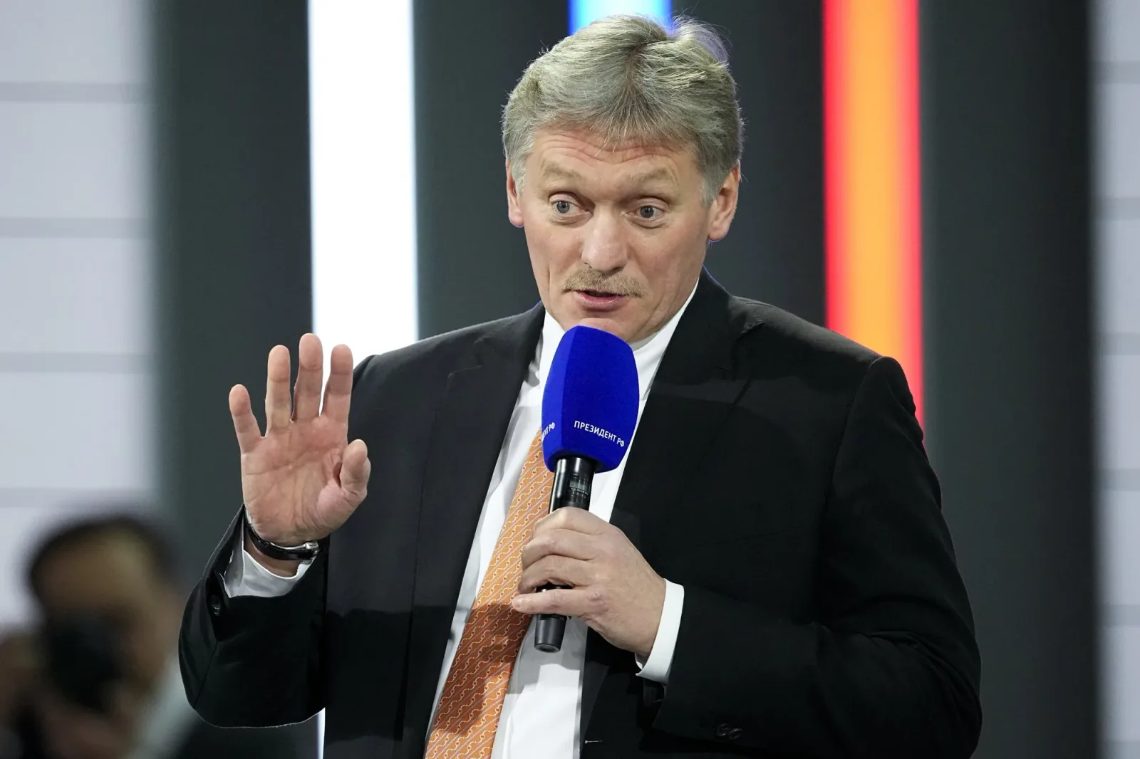 Dmitri Peskov discutând despre declarațiile lituaniene.
