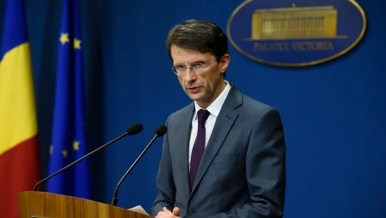 Dan Suciu discută despre variațiile cursului leu-euro în contextul instabilității politice.